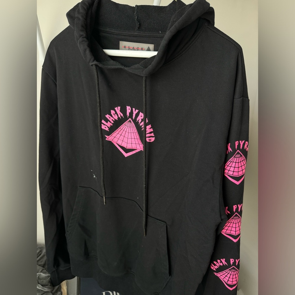 Black Pyramid hoodie sweatshirt